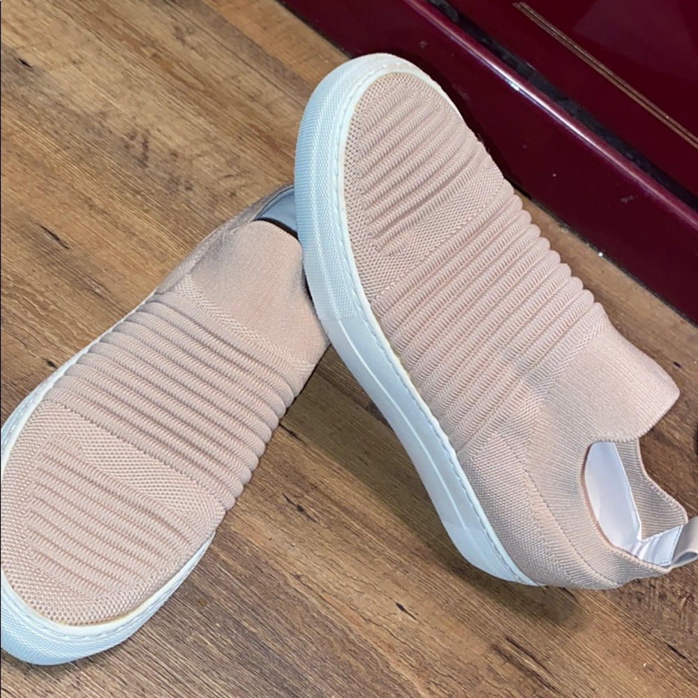 Madden girl slip on